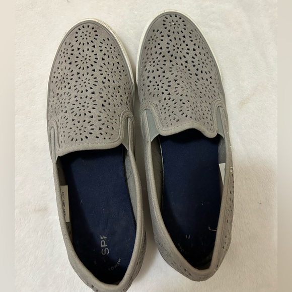 Women’s Sperry Perforated Slip On Shoes Size 10 - Picture 2 of 6
